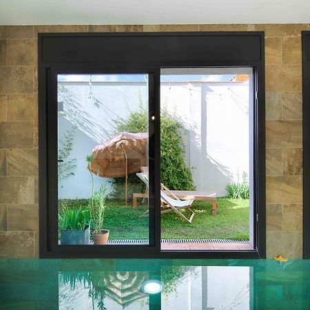 Loft Con Piscina Climatizada De Agua Salada Y Parking En El Centro De Figueres Apartman Figueres  Kültér fotó