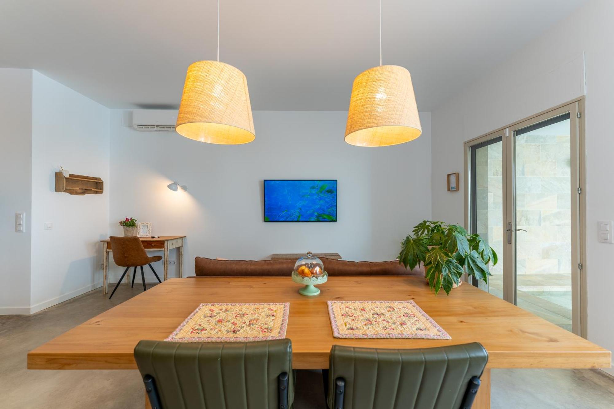 Loft Con Piscina Climatizada De Agua Salada Y Parking En El Centro De Figueres Apartman Figueres  Kültér fotó