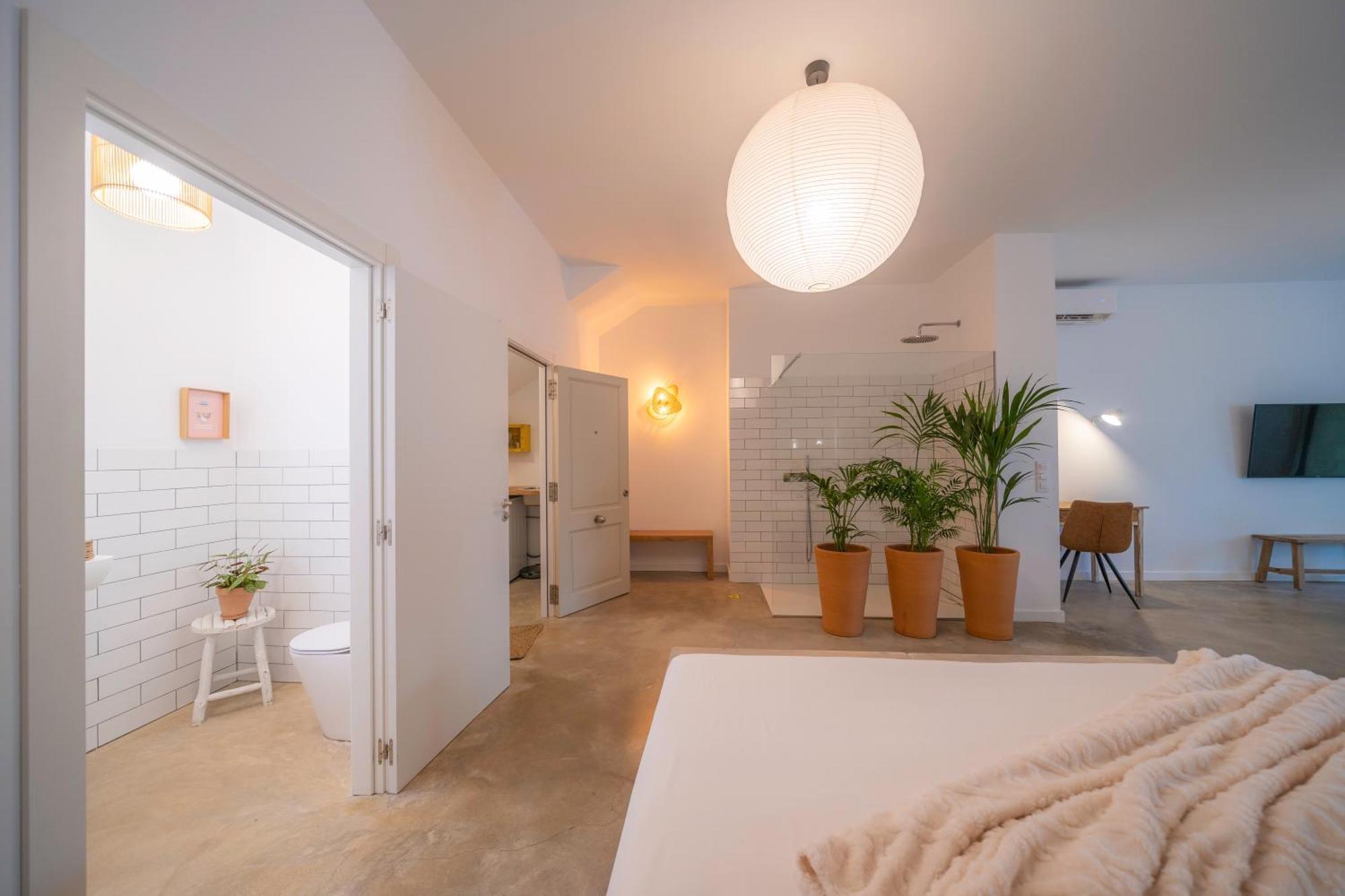 Loft Con Piscina Climatizada De Agua Salada Y Parking En El Centro De Figueres Apartman Figueres  Szoba fotó