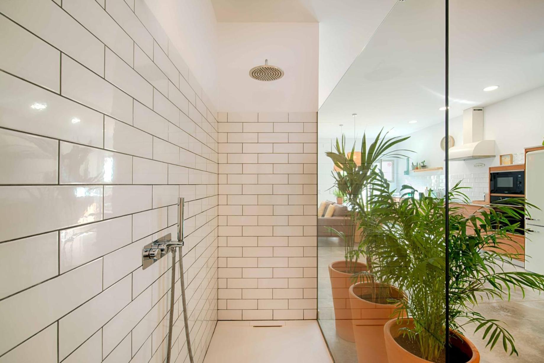 Loft Con Piscina Climatizada De Agua Salada Y Parking En El Centro De Figueres Apartman Figueres  Kültér fotó