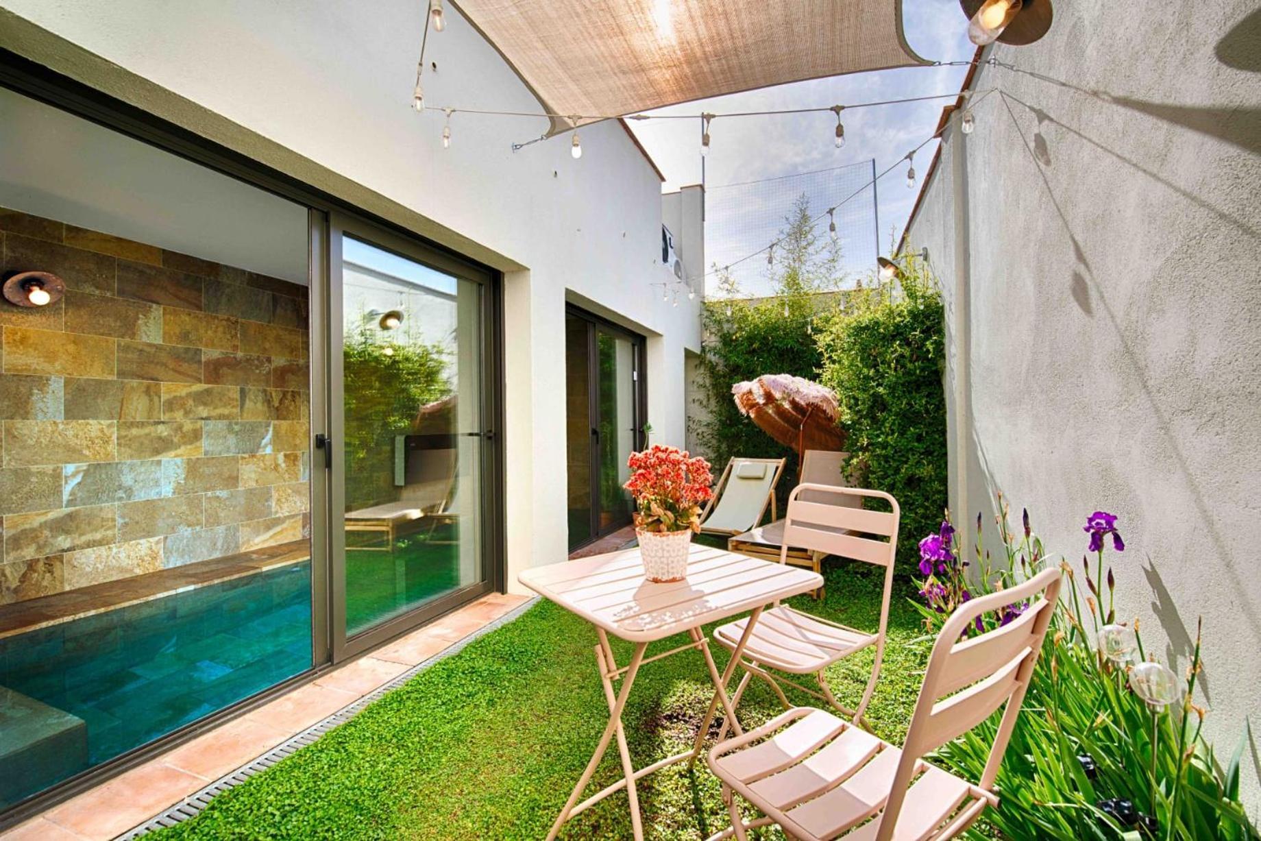 Loft Con Piscina Climatizada De Agua Salada Y Parking En El Centro De Figueres Apartman Figueres  Kültér fotó
